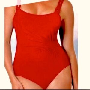 RARE Miraclesuit RED 10 slimming ruched Thrill Seeker Lisa Jane $200 swimsuit